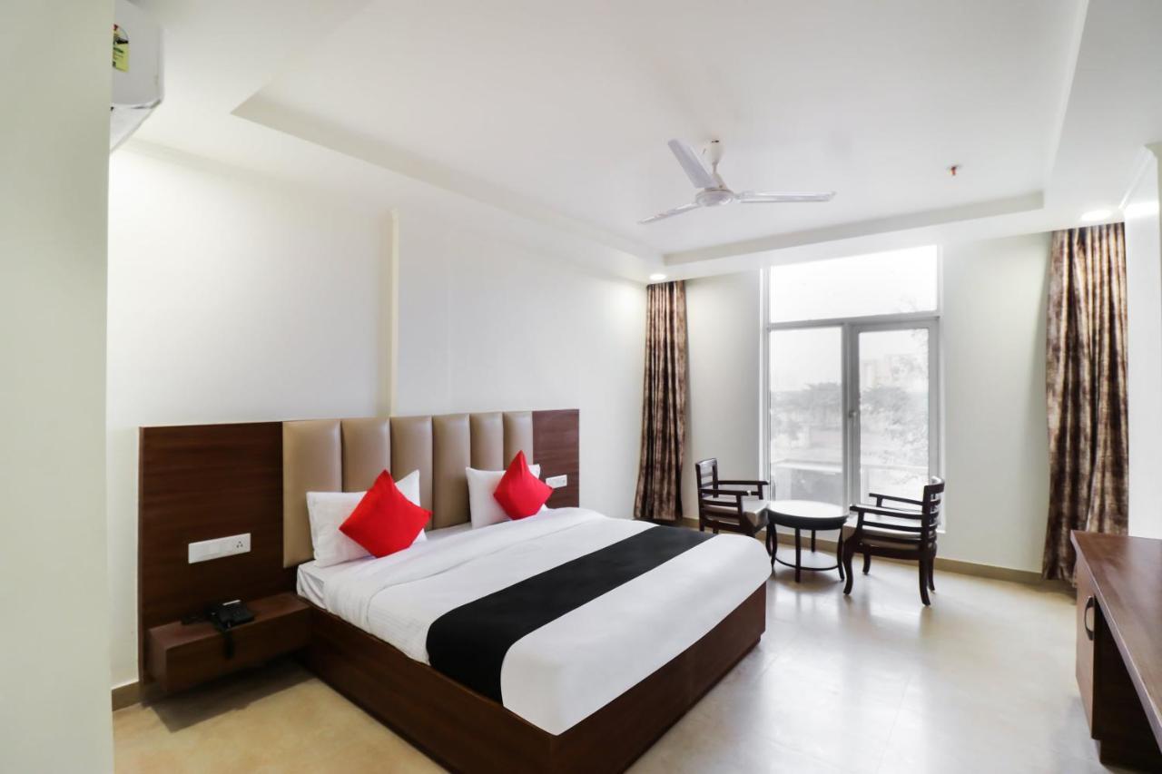 Hotel Grand 81 Фаридабад Экстерьер фото