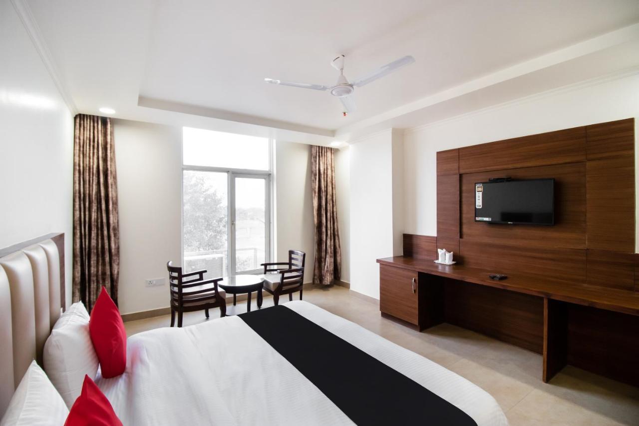 Hotel Grand 81 Фаридабад Экстерьер фото